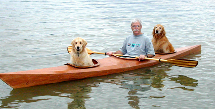 You are currently viewing THIS MAN BUILT A CUSTOM KAYAK SO THAT HIS DOGS COULD PARTICIPATE IN HIS HOBBY